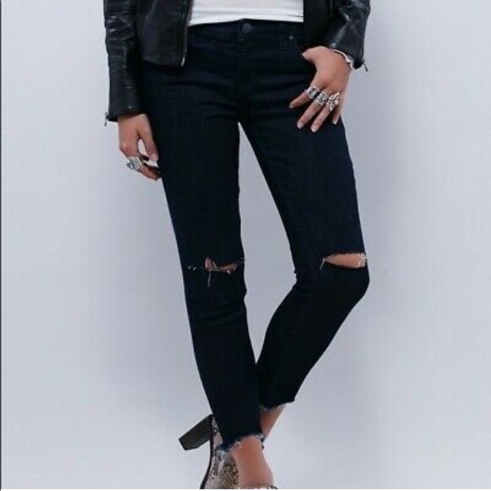 Free People Womens Size 26 Black Skinny Destroyed Distressed‎ Raw Hem Jeans